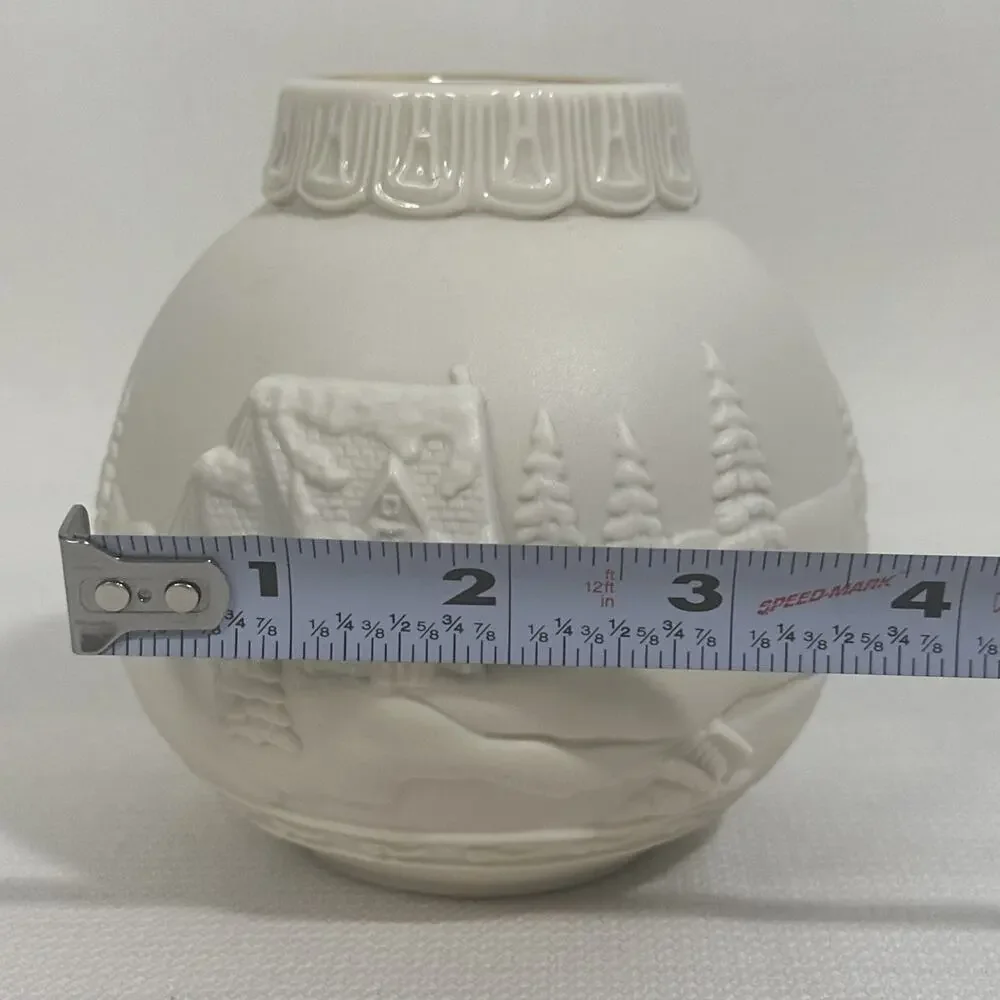 Lenox Winter Wonderland Votive Candle Ornamental Glow Design Cream Gold Trim